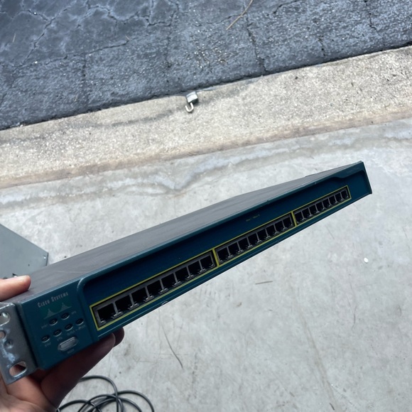 Cisco Catalyst 2950Port Managed Network Switch - Picture 7 of 9